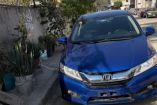 Auto Honda City azul metálico abandonado en Nezahualcóyotl