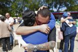 Familiares fueron citados de última hora para recibir a los liberados.