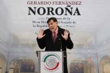 Gerardo Fernández Noroña, senador de Morena, habla en un podio durante la ceremonia de develación de su retrato oficial como expresidente del Senado, realizada en la sede histórica de Xicoténcatl, en la Ciudad de México.
