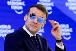 Emmanuel Macron sorprendió al aparecer con lentes de sol en el Foro Económico Mundial de Davos.