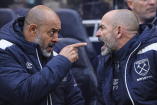 La intensidad en el área técnica quedó en evidencia entre Paco Jémez y Nuno Espírito Santo, durante el duelo del West Ham, en una discusión que terminó como parte del juego.