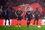 Los jugadores del Real Madrid pasan el trago amargo de la derrota el miércoles en su visita al campo del Benfica.