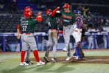 Bligh Madris celebra el grand slam que abrió el camino de la primera victoria mexicana en la Serie del Caribe 2026, en Zapopan.