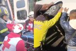 El accidente ocasionó afectaciones momentáneas a la circulación en la zona para retirar el taxi volcado