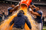 El baño de Gatorade al entrenador campeón se ha convertido en una tradición del Super Bowl y en uno de los momentos más esperados tras el silbatazo final.