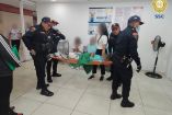Los elementos policíacos solicitaron el arribo de una ambulancia para atención de la joven
