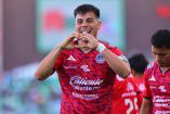Facundo Almada celebra el gol del empate en el Estadio TSM Corona, tanto que inició la remontada de Mazatlán en el triunfo 2-1 sobre Santos Laguna durante la Jornada 6 del Clausura 2026.