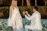 Paris Hilton reveló que su esposo Carter Reum le propuso matrimonio nuevamente durante unas vacaciones familiares.