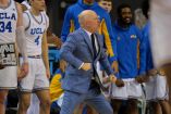 Mick Cronin, coach de UCLA, es conocido por vivir con pasión los juegos de la NCAA.