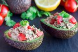 Aguacates rellenos de atún