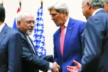 El ministro de Exteriores, Mohammad Javad Zarif, y el secretario de Estado, John Kerry, en 2013.