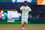 Ozzie Albies recorre las bases tras conectar el jonrón de tres carreras en la novena entrada que dejó en el terreno a Nicaragua y firmó el primer walk-off home run en la historia del Clásico Mundial de Beisbol.