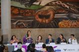 Autoridades federales y judiciales participan en la firma del convenio de justicia de género en la Suprema Corte de Justicia de la Nación ante asistentes.