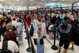 El Congreso de Estados Unidos sigue sin acuerdo para resolver la crisis en aeropuertos; usuarios terminan afectados.