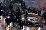 Un aficionado cruzó desnudo frente al autobús del Real Madrid