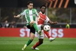 Álvaro Fidalgo se llevó diversas críticas por su desempeño en el juego del Betis en la Europa League.