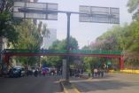 Manifestantes de la ANUEE cerraron ambos sentidos del Circuito Interior en la alcaldía Cuauhtémoc.
