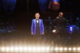 Andrea Bocelli y Los Ángeles Azules deslumbran en el Zócalo