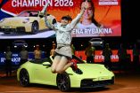 Elena Rybakina celebra la conquista de su segundo título de la temporada, luego de que en enero ganó el Australian Open.