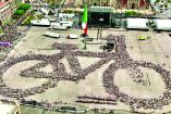 Cientos de ciclistas rodaron del Zócalo al Estadio Banorte, en la apertura de la ciclovía Gran Tenochtitlan. El uso de la bici es un “acto revolucionario”, afirmó la jefa de Gobierno capitalina, Clara Brugada