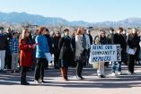 Miembros de la comunidad de Colorado Springs, muchos de ellos amigos de la familia El Gamal, organizaron, a lo largo de los 10 meses de detención, varias protestas para exigir la puesta en libertad de una madre y sus cinco hijos.