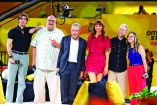 Protagonistas de la serie "Stuart Fails to Save the Universe", se presentaron en el Omelett Stage como parte de las actividades de la CCXPMX en su tercer día.