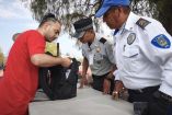 Después de los incidentes de violencia en Teotihuacan, la Guardia Nacional ayuda con la revisión de visitantes.