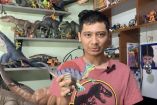 René tiene autismo y ha encontrado en El Compasaurio, su canal de YouTube, cómo expresar su amor por los dinosaurios.