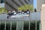 Trabajadores del SoFi Stadium marcharon este 1 de mayo para exigir que ICE no actúe dentro del Mundial.