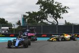 El Alpine de Pierre Gasly dio una vuelta por el contacto con el Racings Bulls de Liam Lawson.