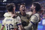 Ferrán Torres celebra la victoria del FC Barcelona en el Sadar ante Osasuna.