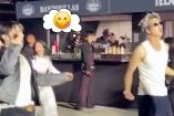 V de BTS se vuelve viral por acercarse a puesto de banderillas en pleno concierto en México