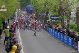 Una brutal caída se suscitó a 600 metros de la meta en la primera etapa del Giro 2026.