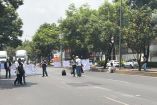 Jueces y magistrados bloquean avenida Revolución por pagos pendientes