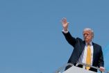 Documentos de la Oficina de Ética Gubernamental de Estados Unidos revelaron operaciones millonarias vinculadas al mandatario.