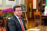 Juan Carlos Carpio Fragoso tiene sobre sus hombros reestructurar la deuda de Pemex y devolverle la viabilidad financiera.