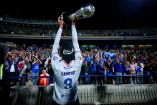 Aficionados celebraron el campeonato de Cruz Azul en el Estadio Olímpico Universitario.