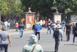 Comuneros de Sevina irrumpen por la fuerza en Casa Michoacán.