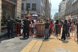 Los establecimiento afetados exhortaron a las autoridades a permitir el paso de clientes y visitantes