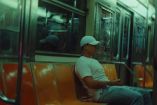 ‘Chicharito’ Hernández en el metro; causa furor su video