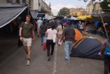 Integrantes de la Sección 22 del SNTE-CNTE colocaron casas de campaña en la capital oaxaqueña.