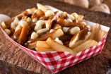 Receta de poutine canadiense