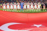 ¡Increíble despedida! Escoltan a la selección de Turquía