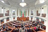Sede del Congreso de la Ciudad de México con legisladores en sesión.