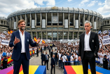 Enrique Riquelme y Florentino Pérez han puesto sobre la mesa sus apuestas para la posición de director técnico del Real Madrid: Jürgen Klopp o José Mourihno.