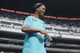 Ronaldinho mostró su agrado como jugador por el mexicano Santiago Gimenez