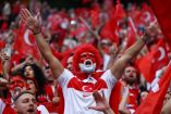 Aficionados de Turquía durante un partido de su selección previo al Mundial 2026.