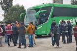 Encapsulan a estudiantes de Ayotzinapa en la caseta a Cuernavaca