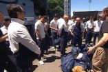 Futbolistas de Uzbekistán fueron sometidos a un estricto control de seguridad.