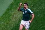 Raúl Jiménez celebró hasta su cuarta Copa del Mundo su primer gol en esta clase de competencias.
